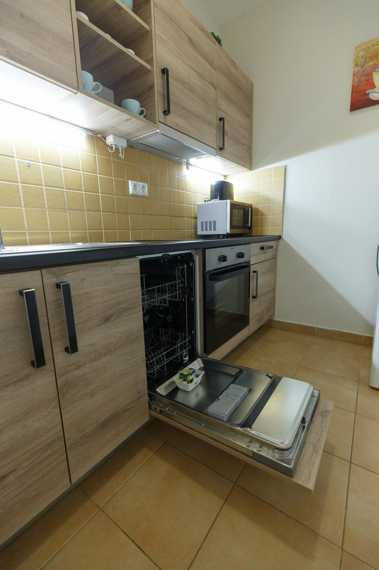 Mokka Apartments มิชโคลซ์ ภายนอก รูปภาพ